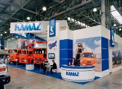 Мастерская рекламных проектов «Ангар №7» изготовила выставочный стенд «КАМАЗ»